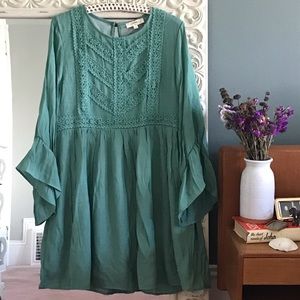 CLOSET CLOSING Flowy green mini dress
